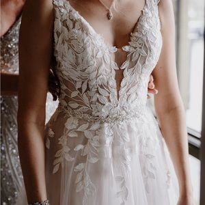 Wedding gown